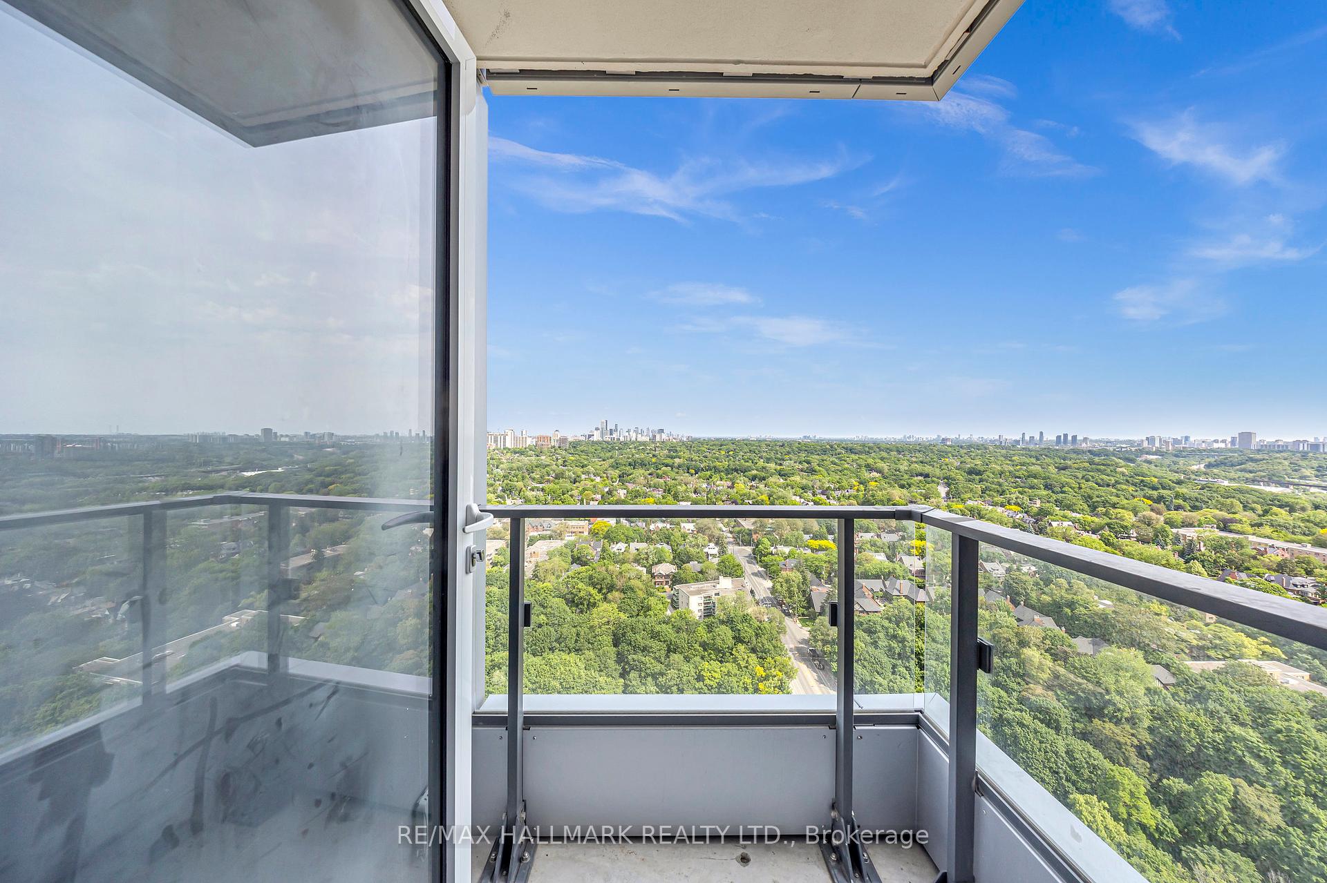 2 Bedrooms Condo at 395 Bloor, Toronto For sale
