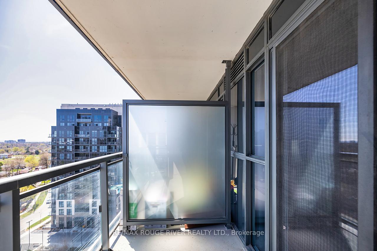 2 Bedrooms Condo at 30 Meadowglen,  Toronto For sale