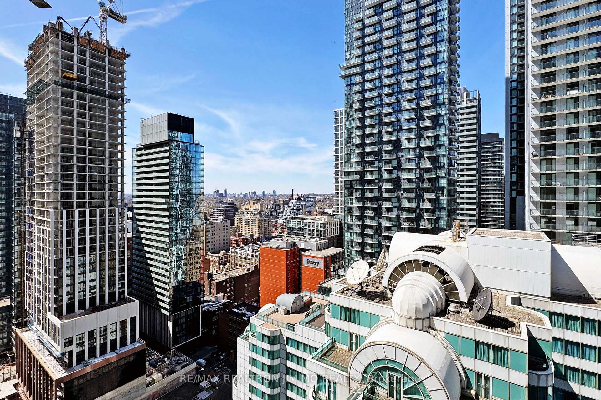 1 Bedroom Condo at 125 Blue Jays,  Toronto For sale