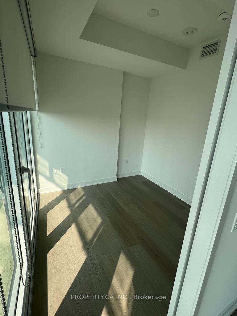 3 Bedrooms Condo at 3883 Quartz, Mississauga For sale