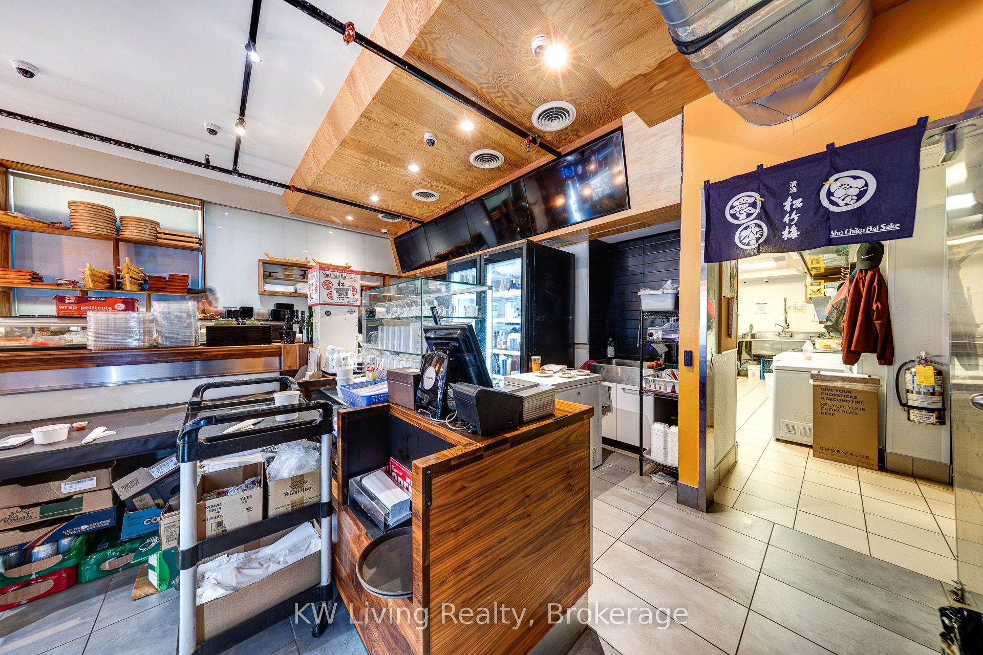 1864 Queen Street E