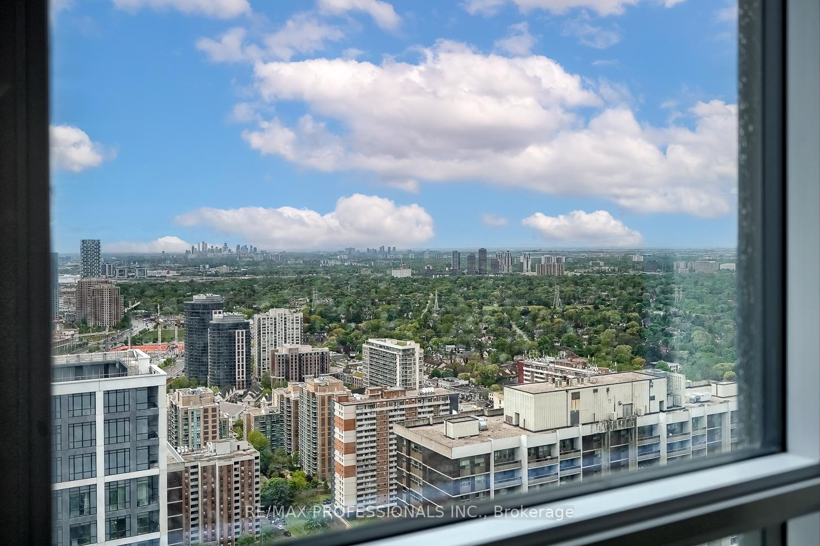 2 Bedrooms Condo at 5 Mabelle, Toronto For sale