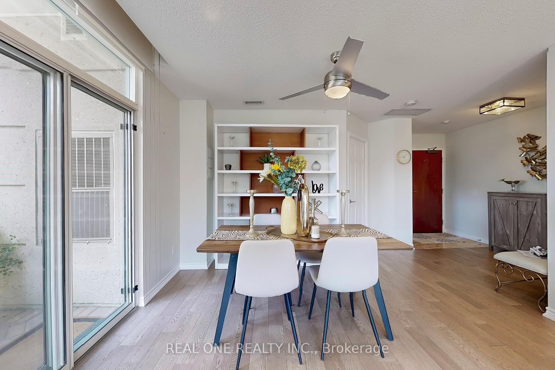 2 Bedrooms Condo at 8 Covington, Toronto For sale