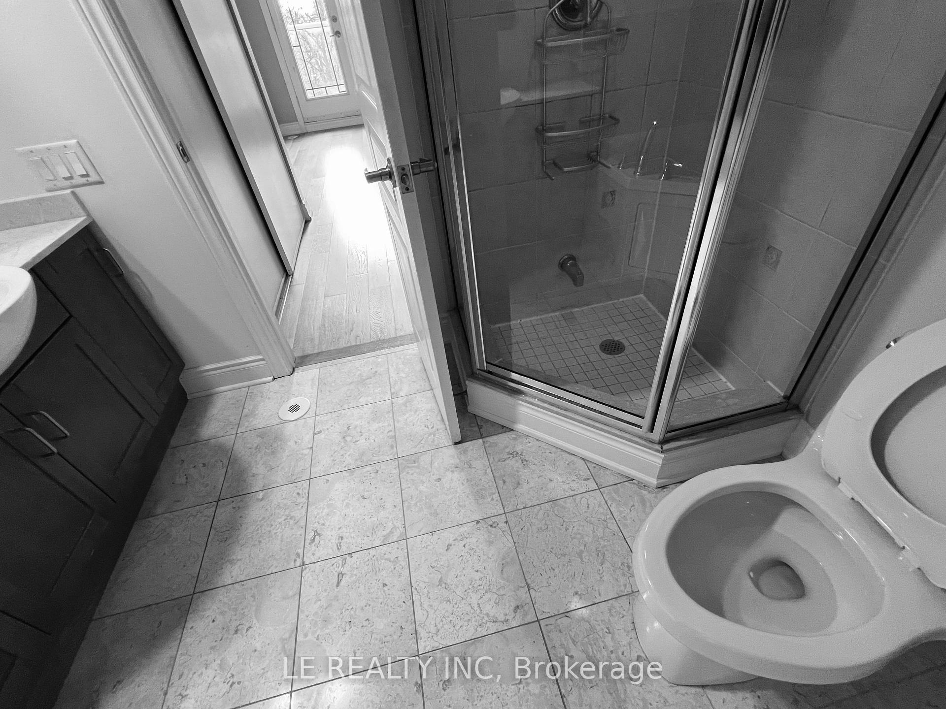 2 Bedrooms Condo at 70 Byng, Toronto For sale