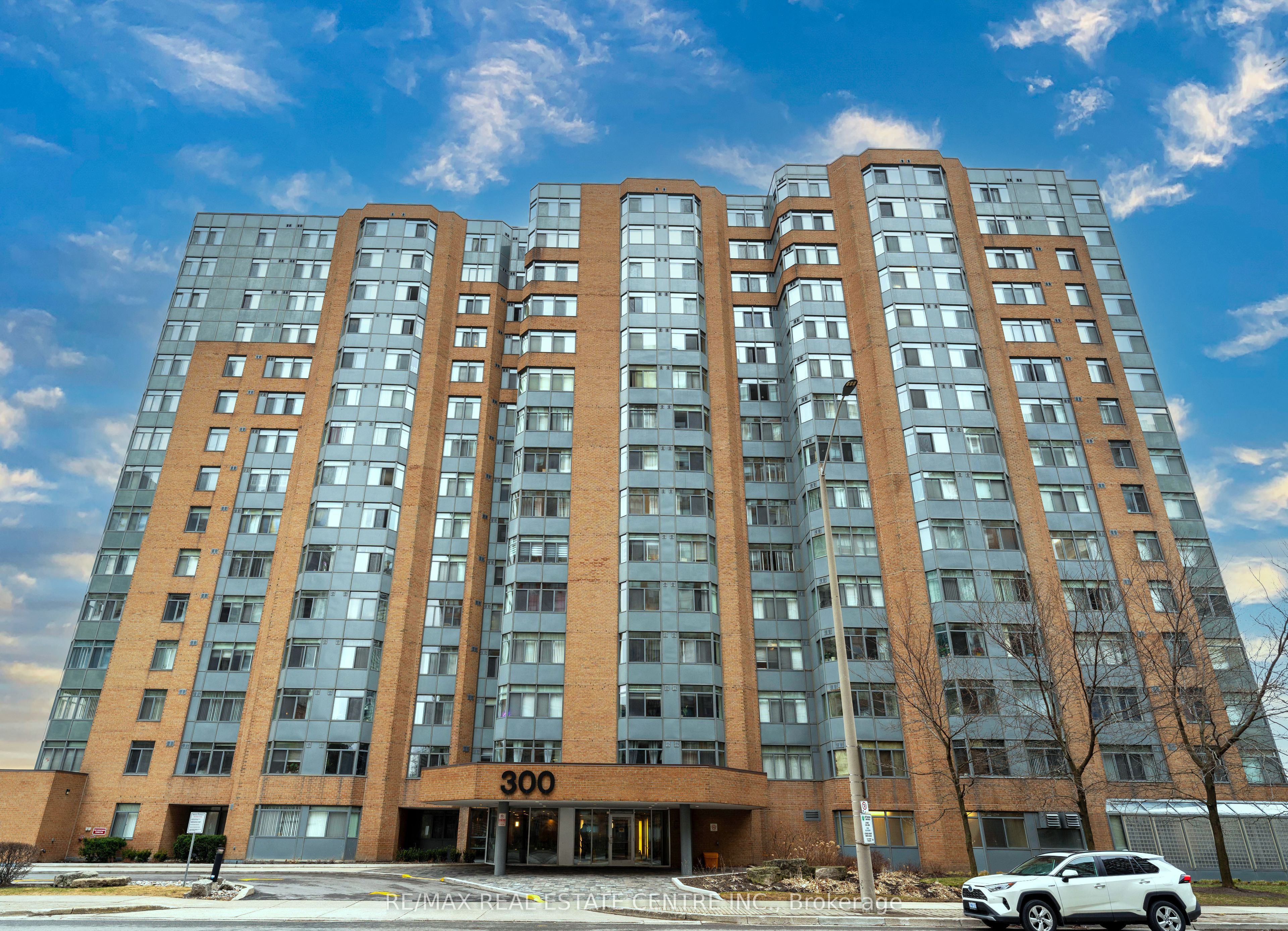 #612 - 300 Webb Drive, Mississauga, ON L5B 3W3