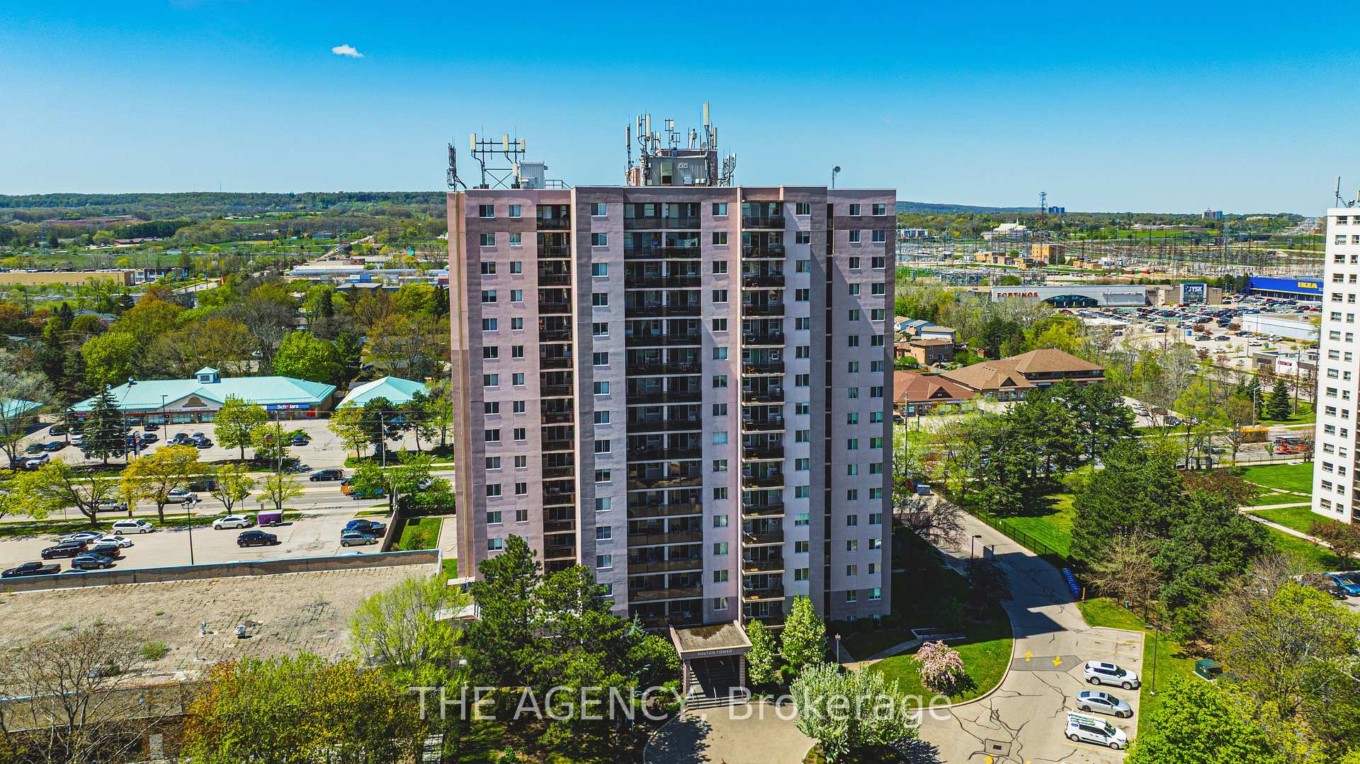 1 Bedroom Condo at 975 Warwick, Burlington For sale