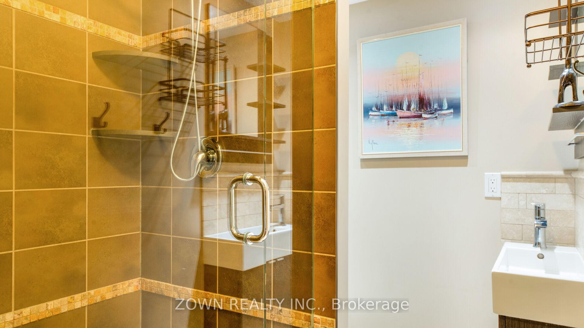 4 Bedrooms Condo at 10 Martha Eaton, Toronto For sale