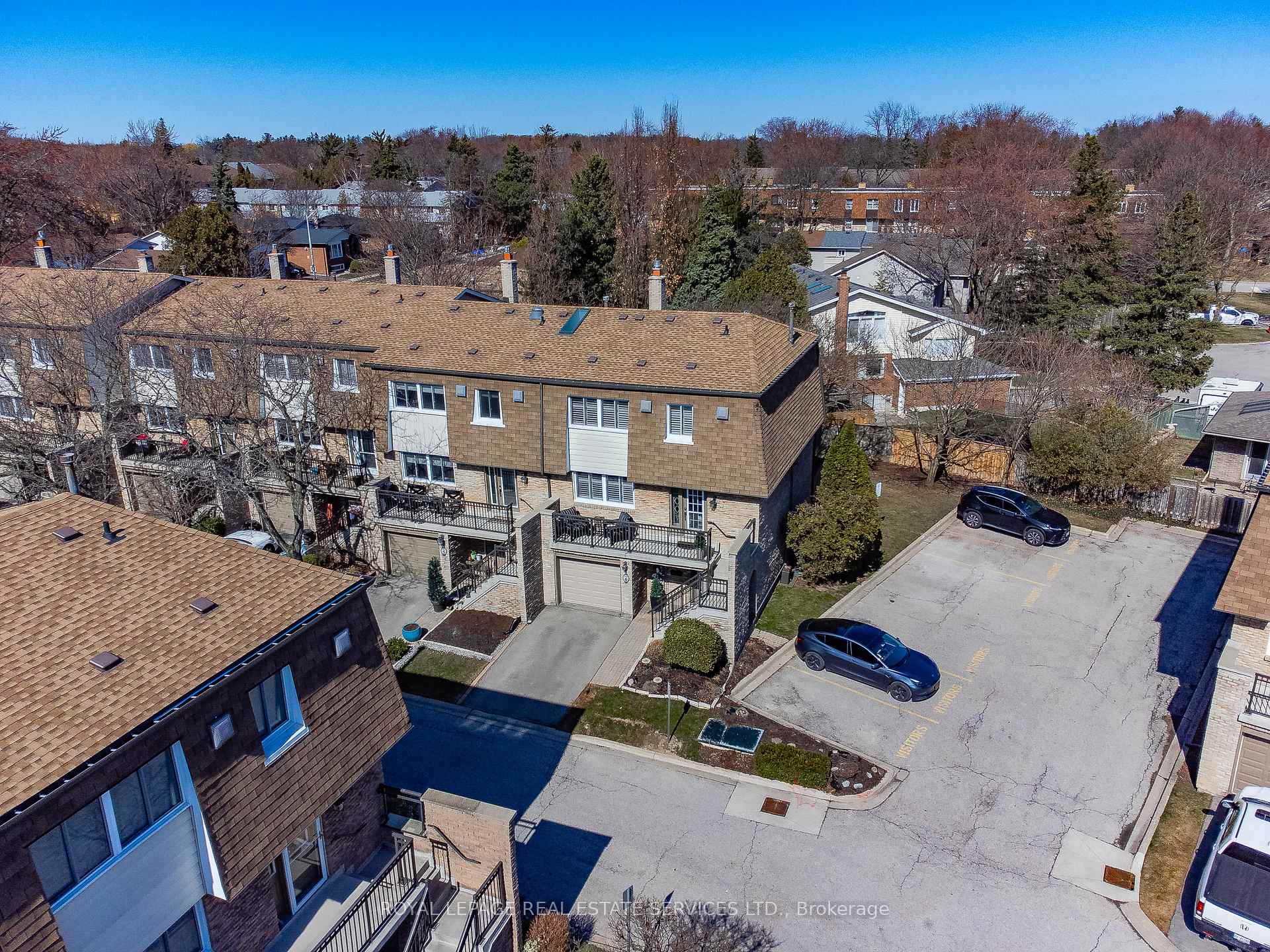 3 Bedrooms Condo at 2098 Marine,  Oakville For sale