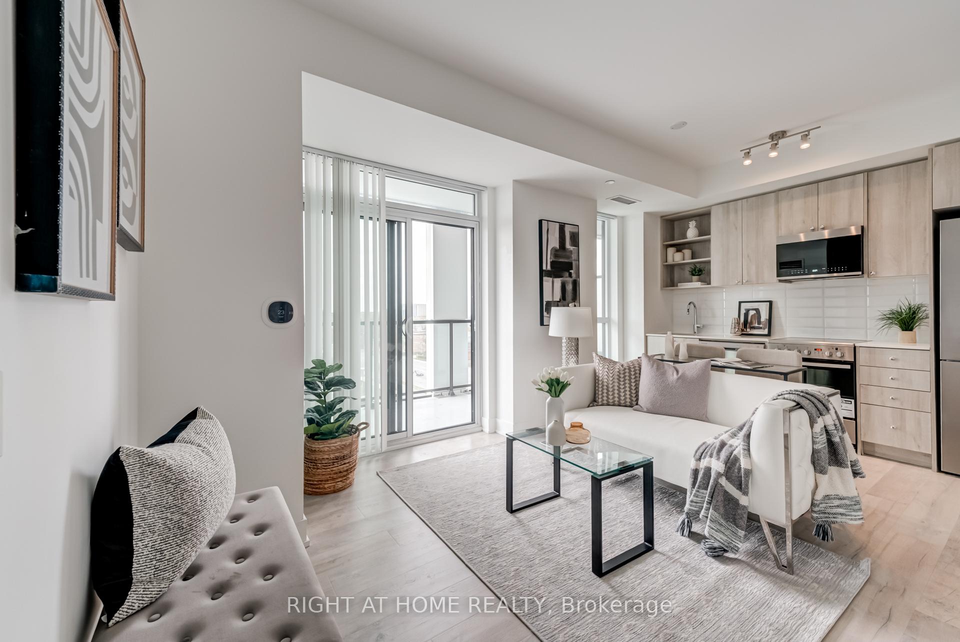 2 Bedrooms Condo at 50 George Butchart, Toronto For sale