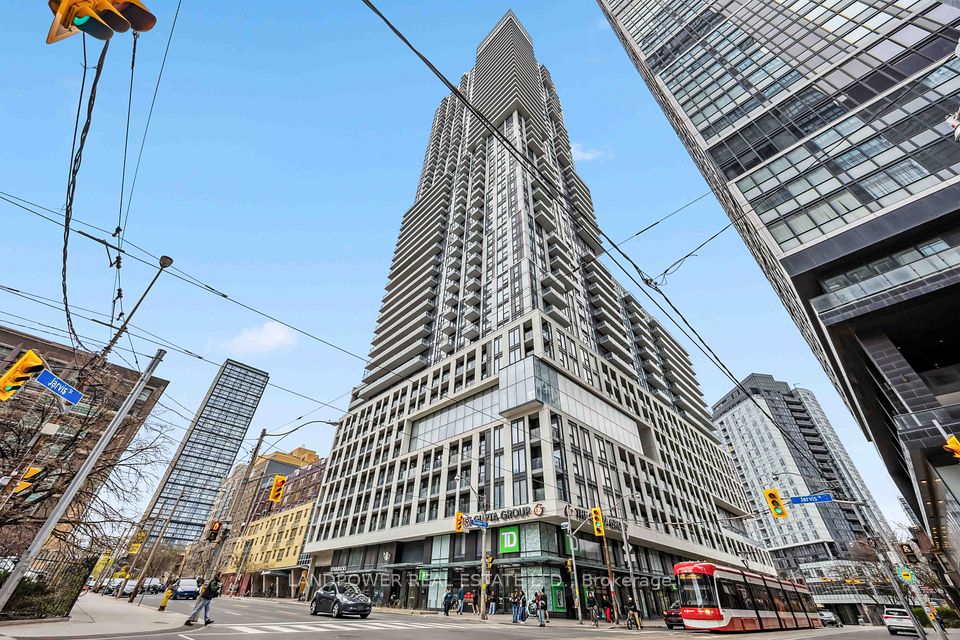 251 Jarvis