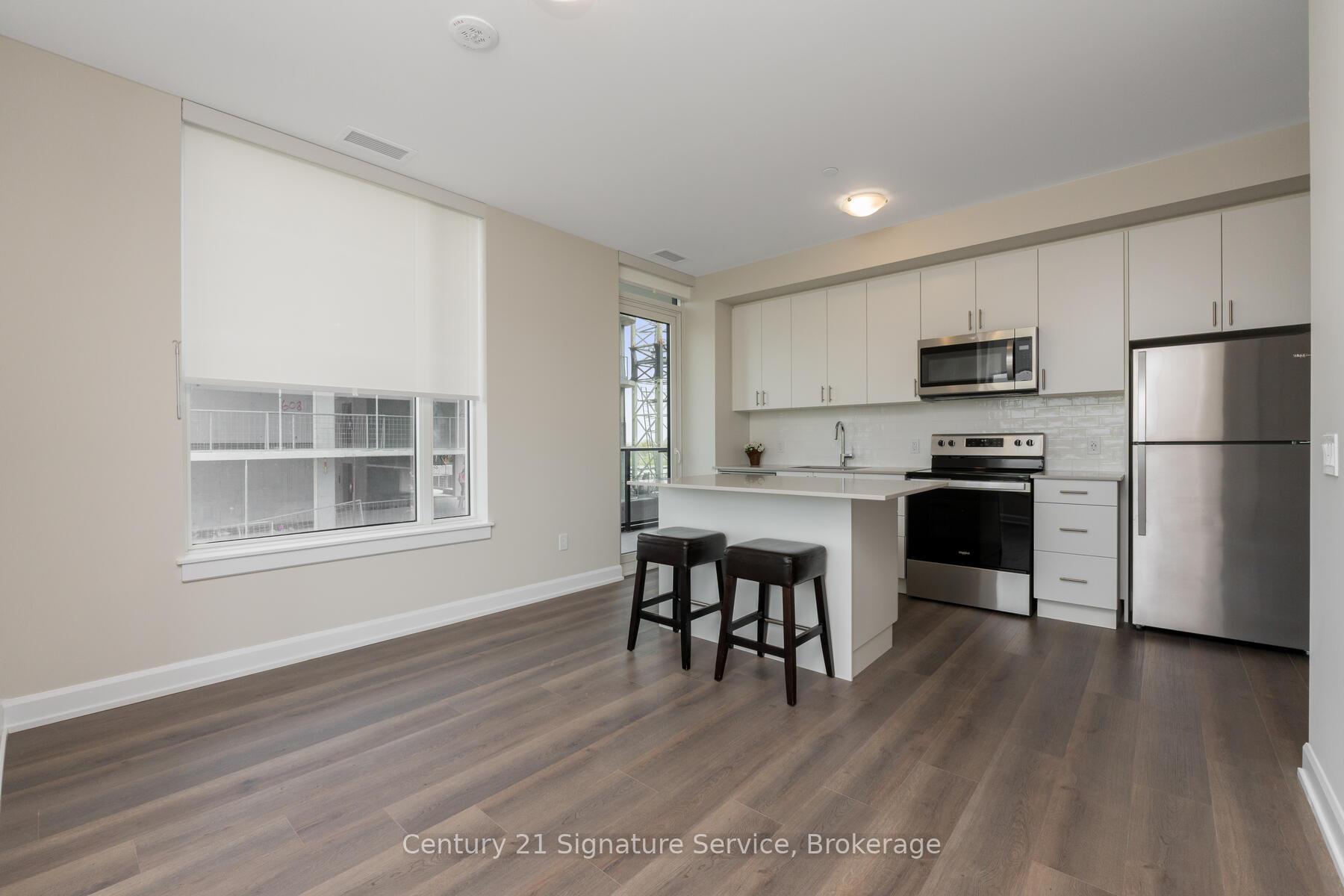 2 Bedrooms Condo at 3220 William Coltson, Oakville For sale