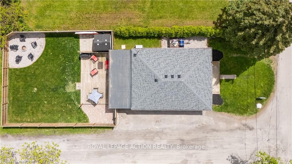9 Curtis Avenue S