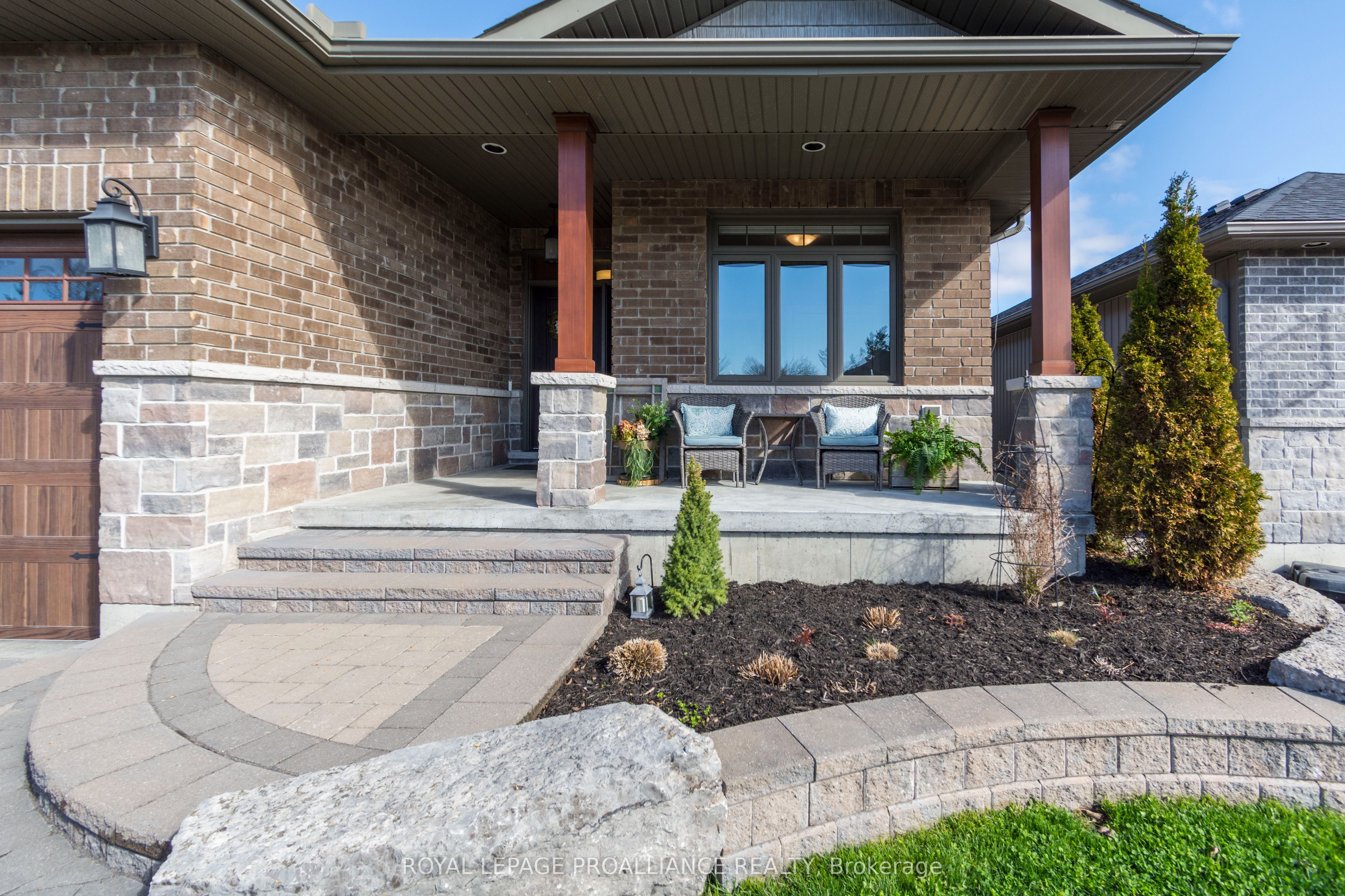 6 Sylvan Street, Quinte West, ON K8V 0C6