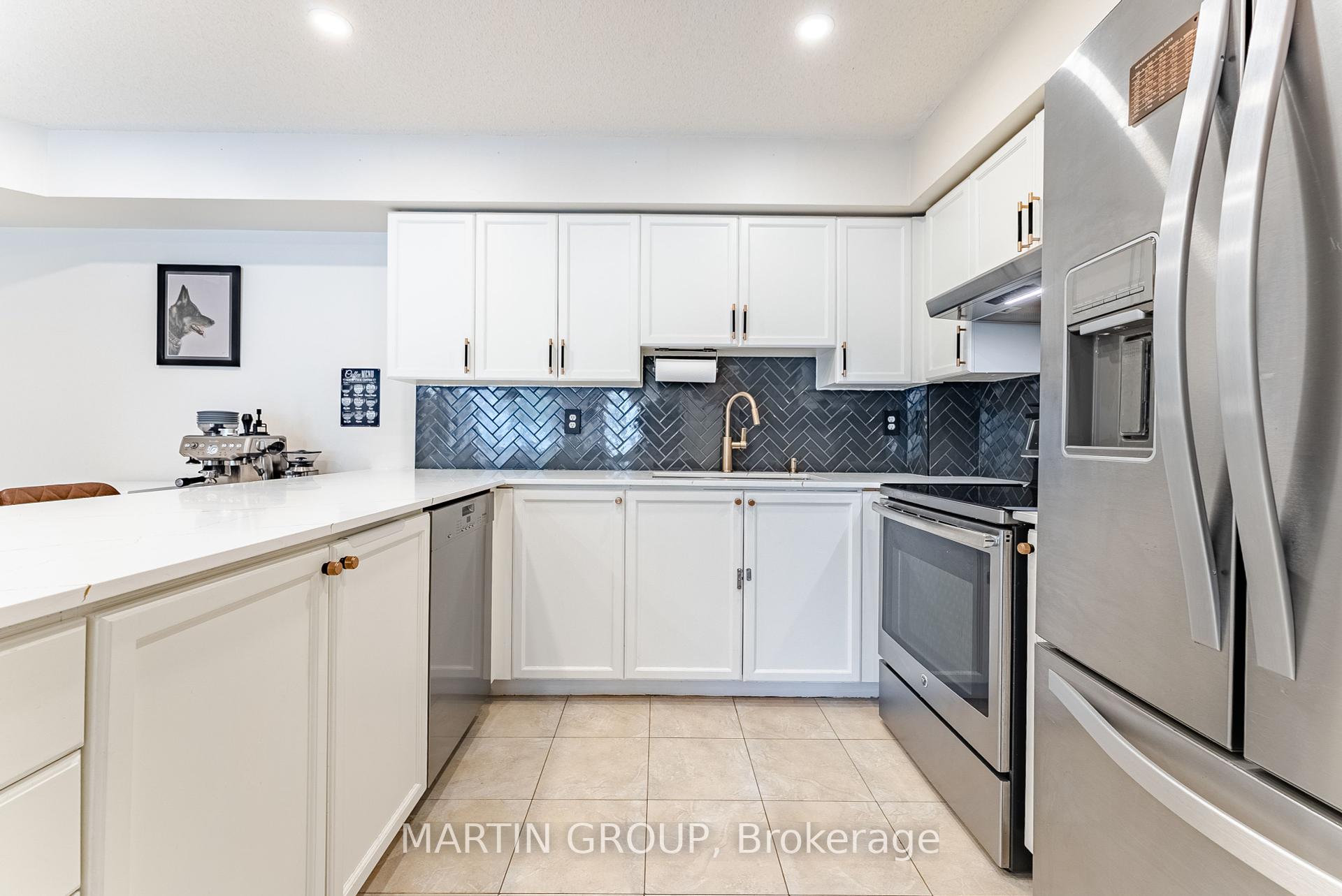 2 Bedrooms Condo at 1701 Lampman, Burlington For sale