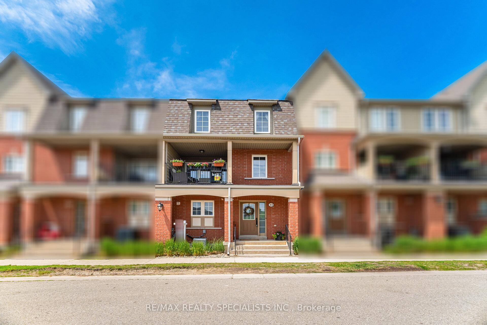 2 Bedrooms Condo at 2341 Parkhaven, Oakville For sale