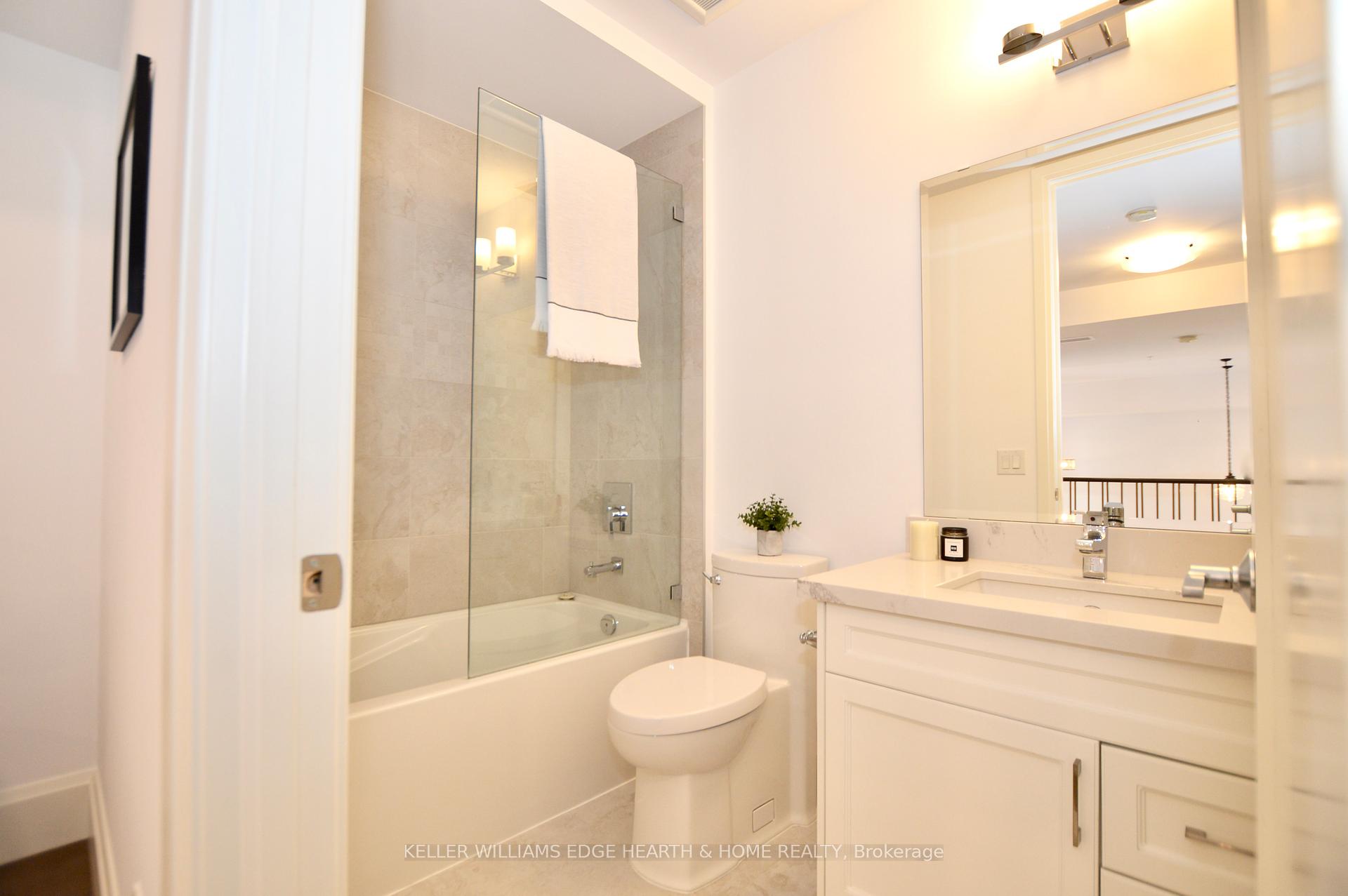 2 Bedrooms Condo at 112 King,  Hamilton For sale