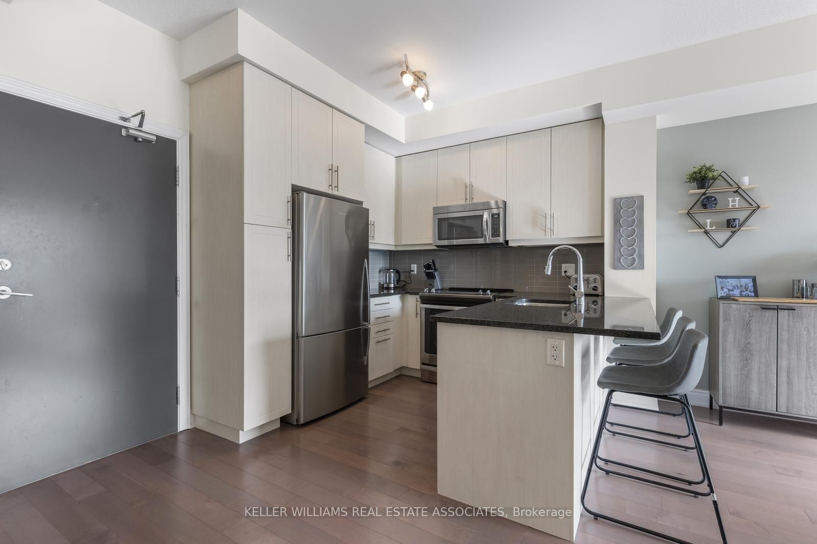 3170 Erin Mills Parkway, #420