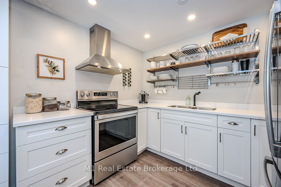 129 Victoria Road N 8