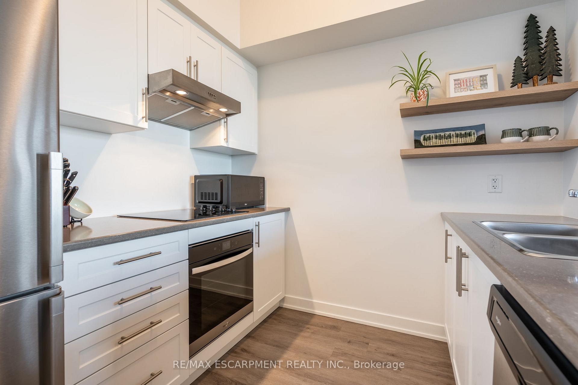 1 Bedroom Condo at 600 North Service, Hamilton For sale