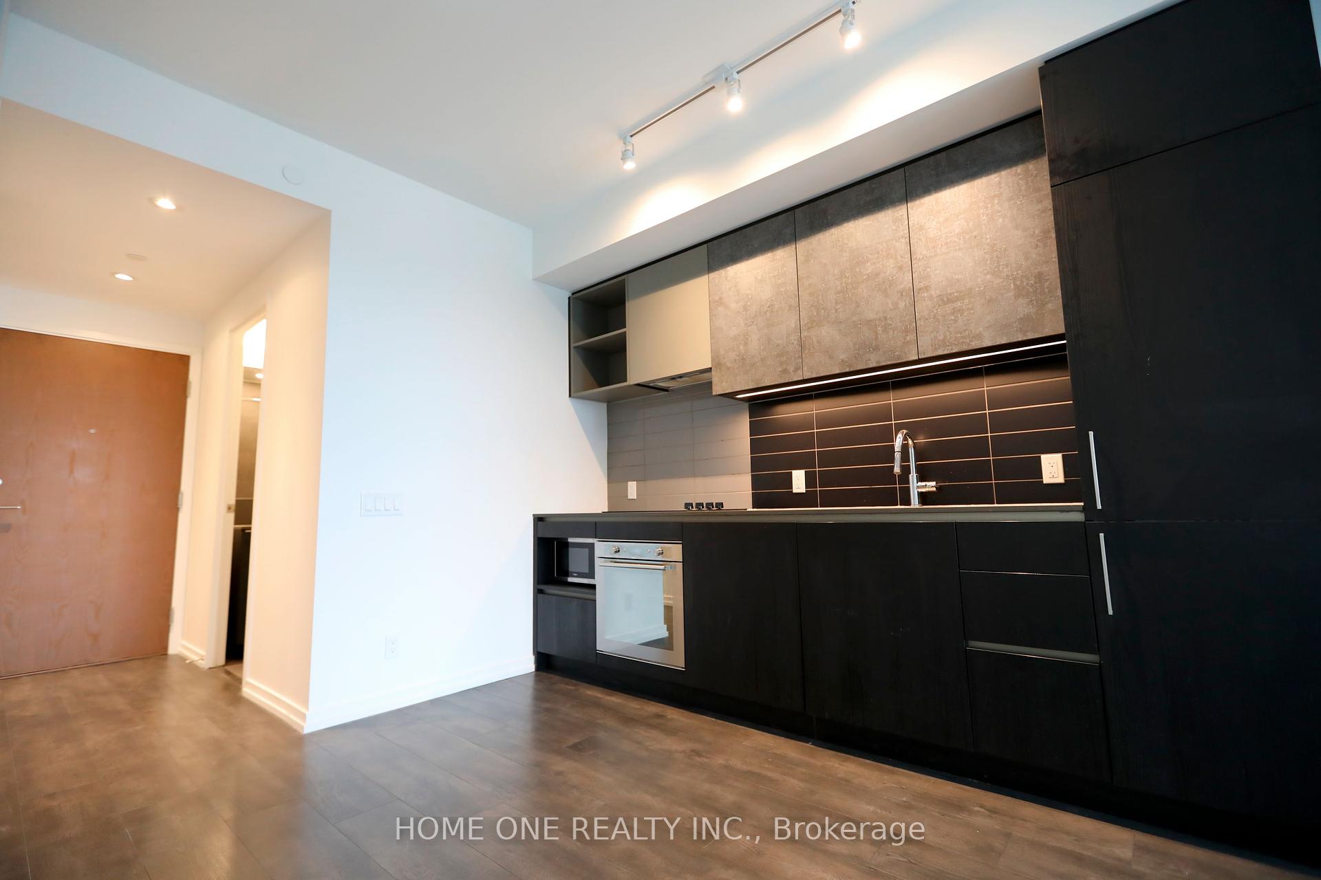 2 Bedrooms Condo at 1000 Portage,  Vaughan For sale