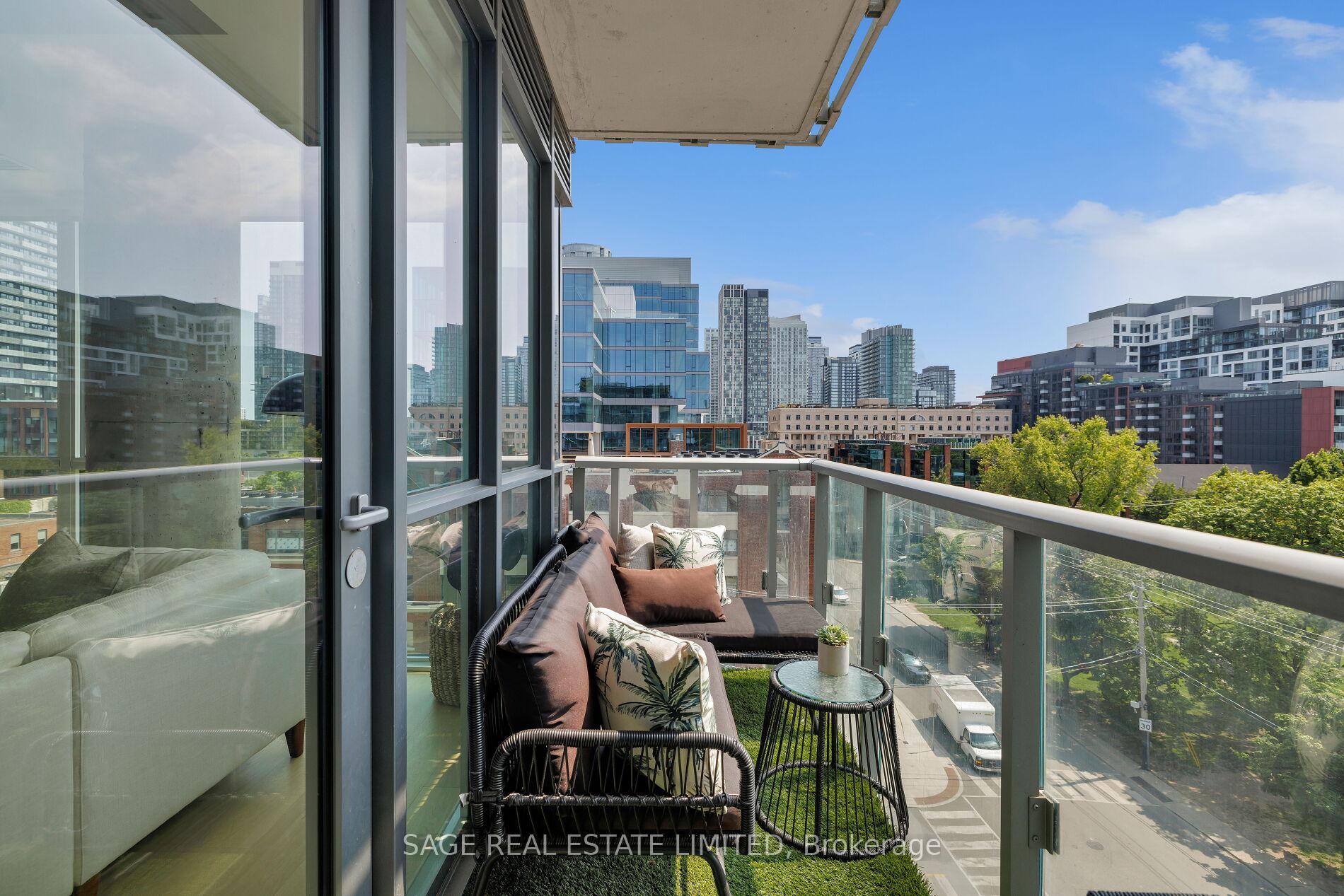 3 Bedrooms Condo at 508 Wellington, Toronto For sale
