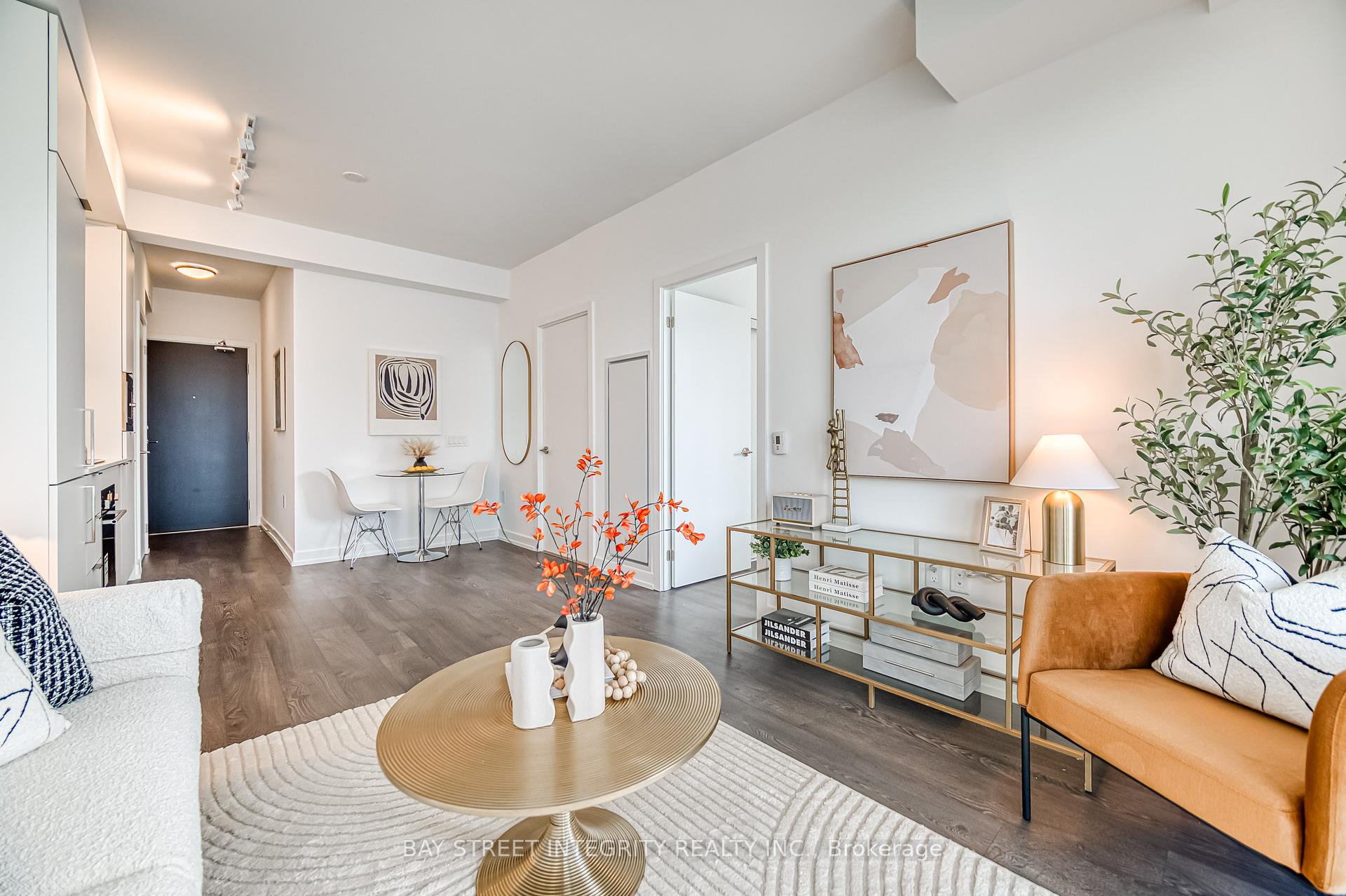 1 Bedroom Condo at 7 Golden Lion, Toronto For sale