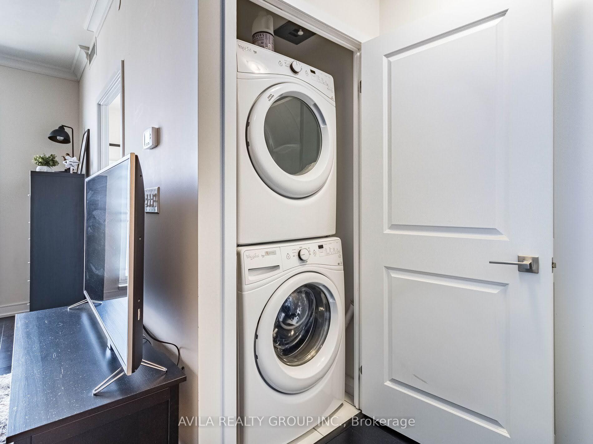 1 Bedroom Condo at 4011 Brickstone, Mississauga For sale