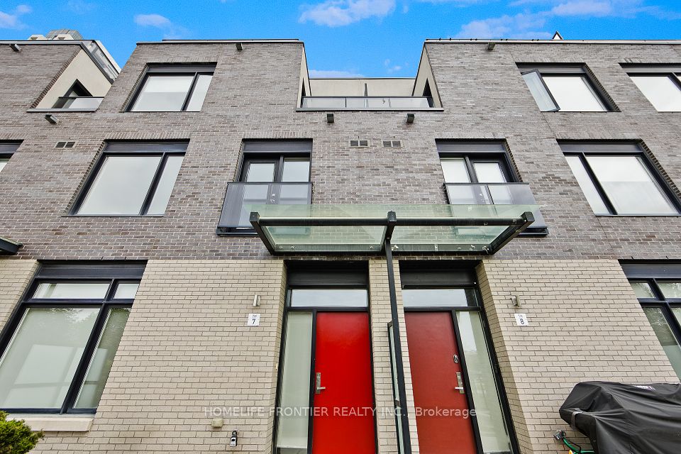 4020 Parkside Village
