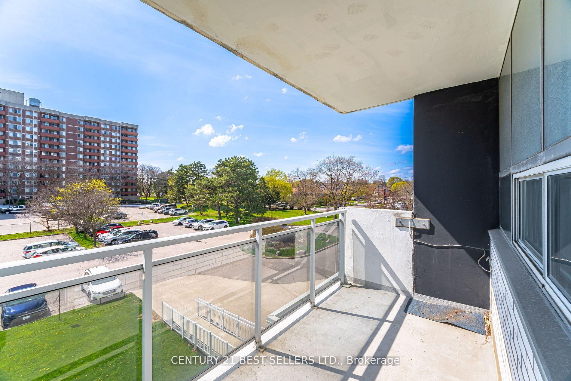 1 Bedroom Co-op at 151 La Rose, Toronto For sale