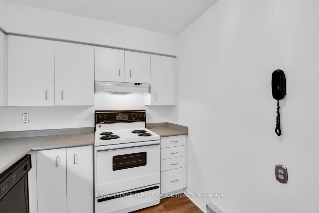 345 CENTRUM Boulevard W, #403