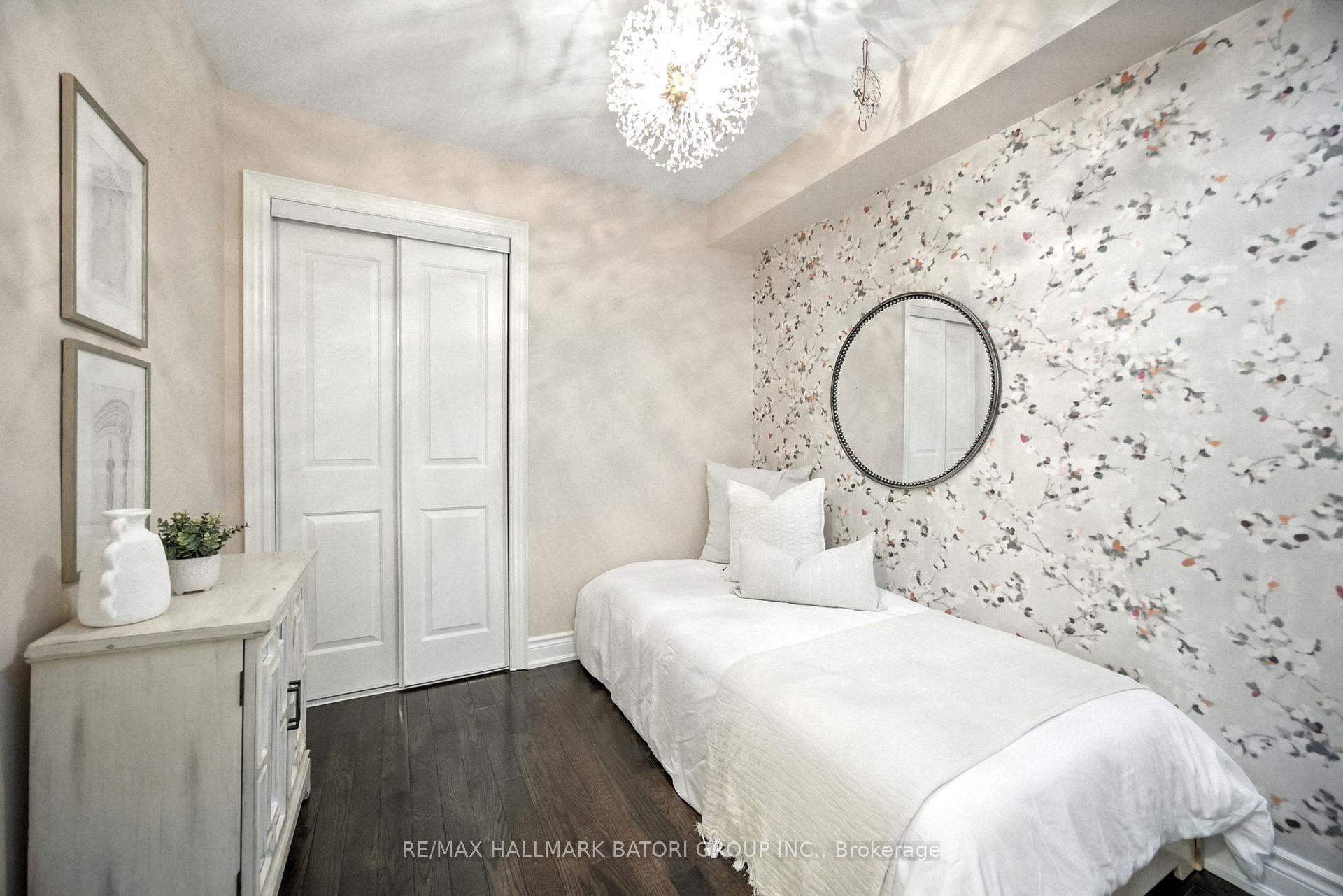 4 Bedrooms Condo at 2110 Bayview, Toronto For sale