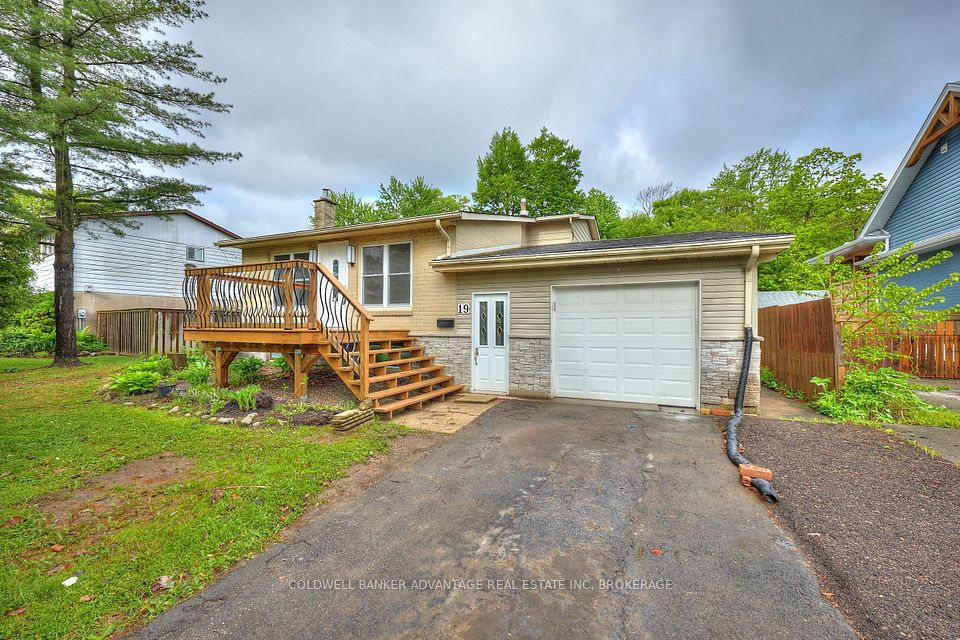 19 LEASIDE Drive, Welland, ON L3C 6B1