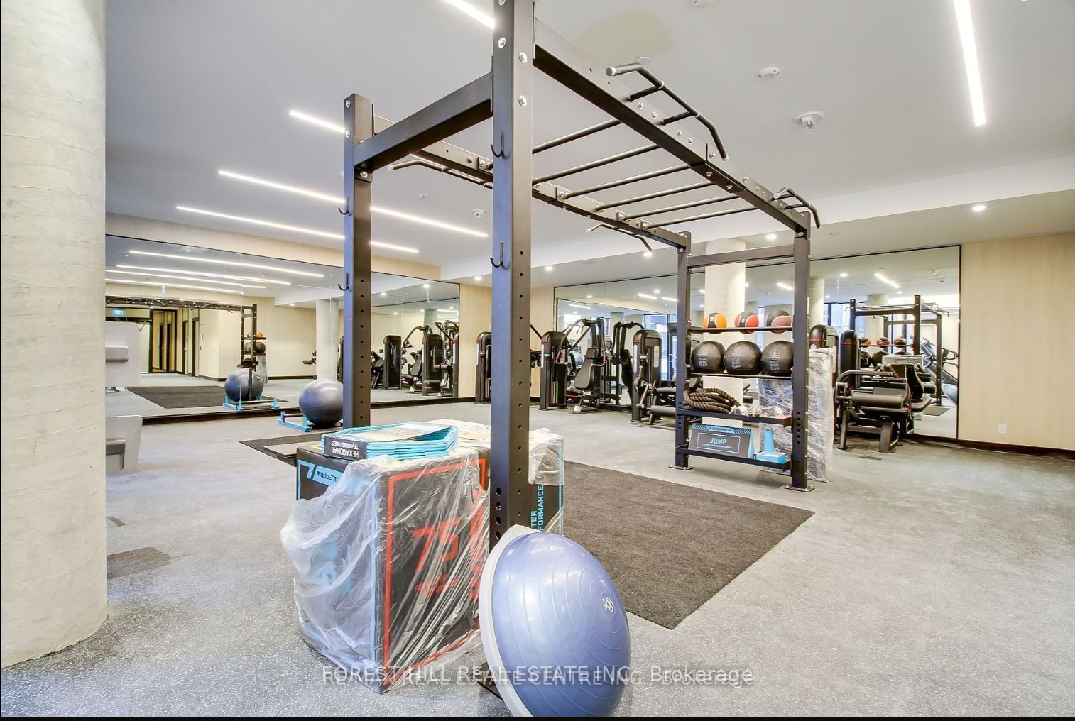 2020 Bathurst Street, #211