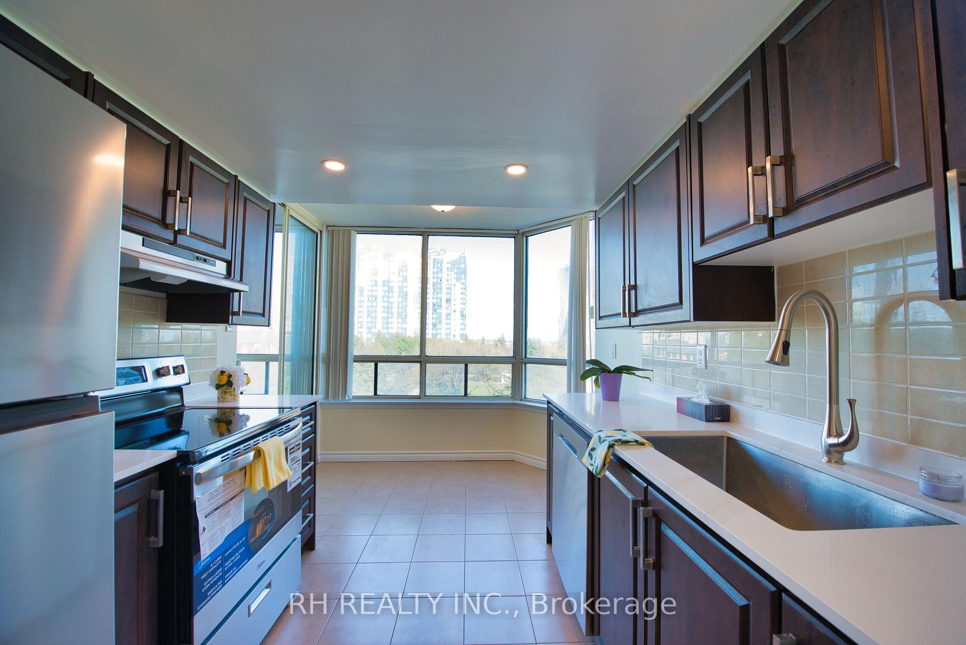 3 Bedrooms Condo at 300 Alton Towers,  Toronto For sale