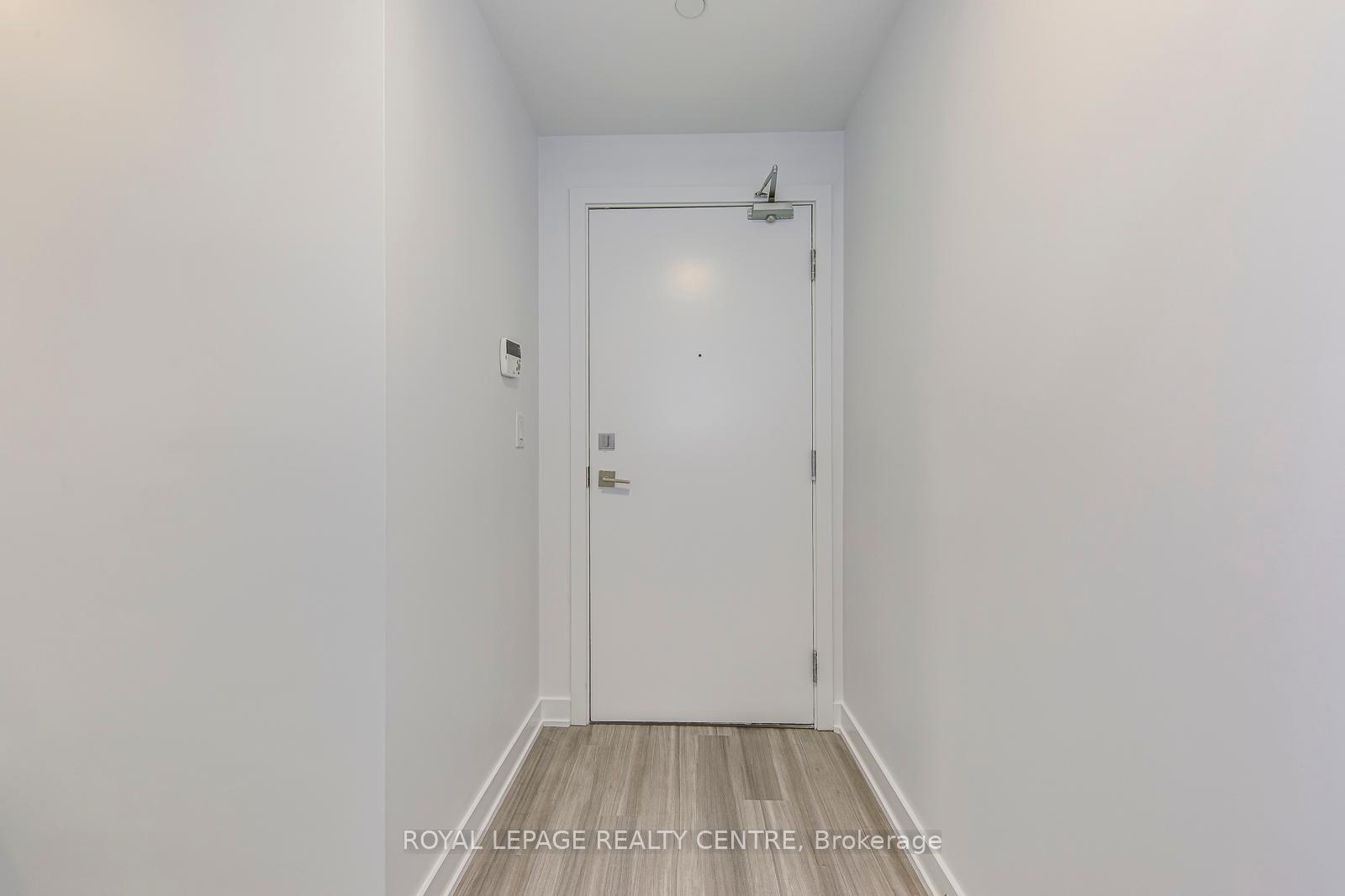 2 Bedrooms Condo at 4633 Glen Erin, Mississauga For sale