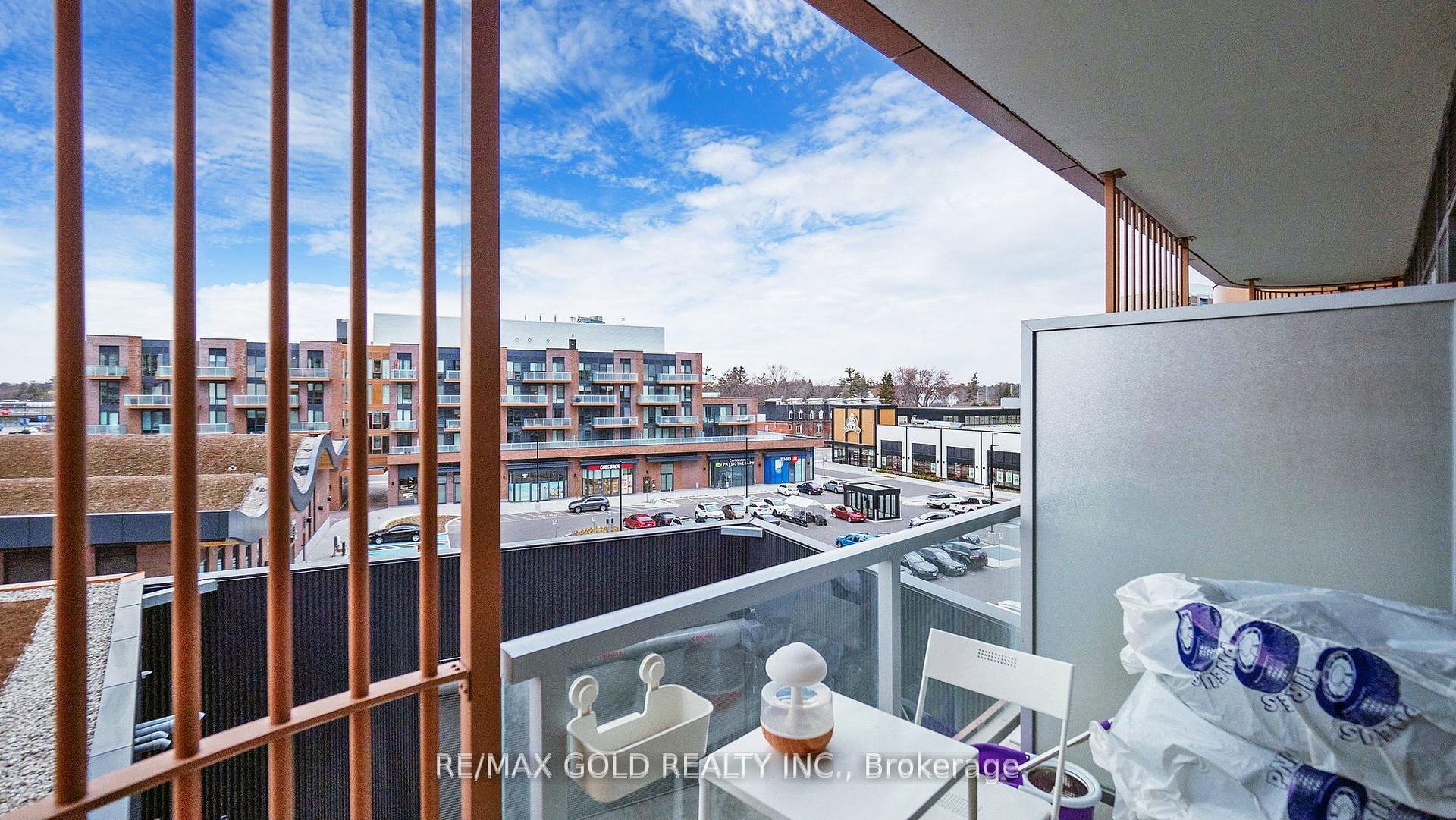1 Bedroom Condo at 200 Missinnihe, Mississauga For sale
