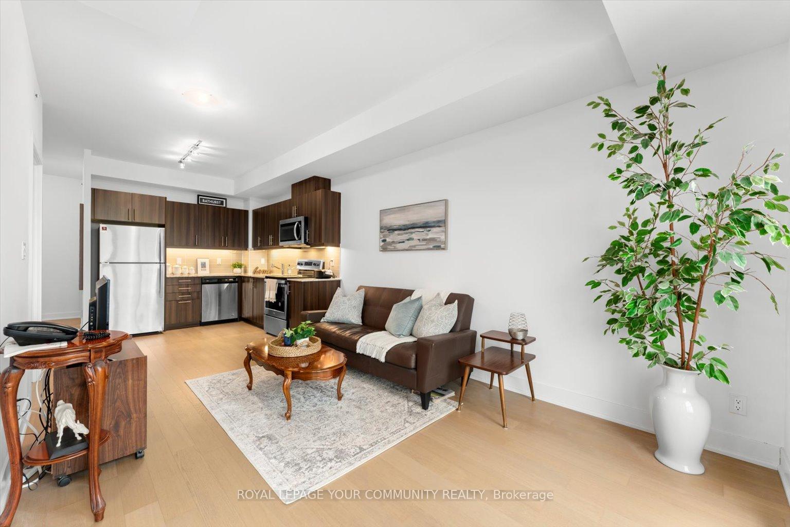 2 Bedrooms Condo at 1486 Bathurst, Toronto For sale