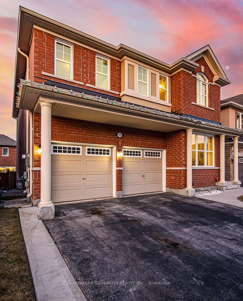 13 Fenchurch Drive, Brampton, ON L7A 4G5