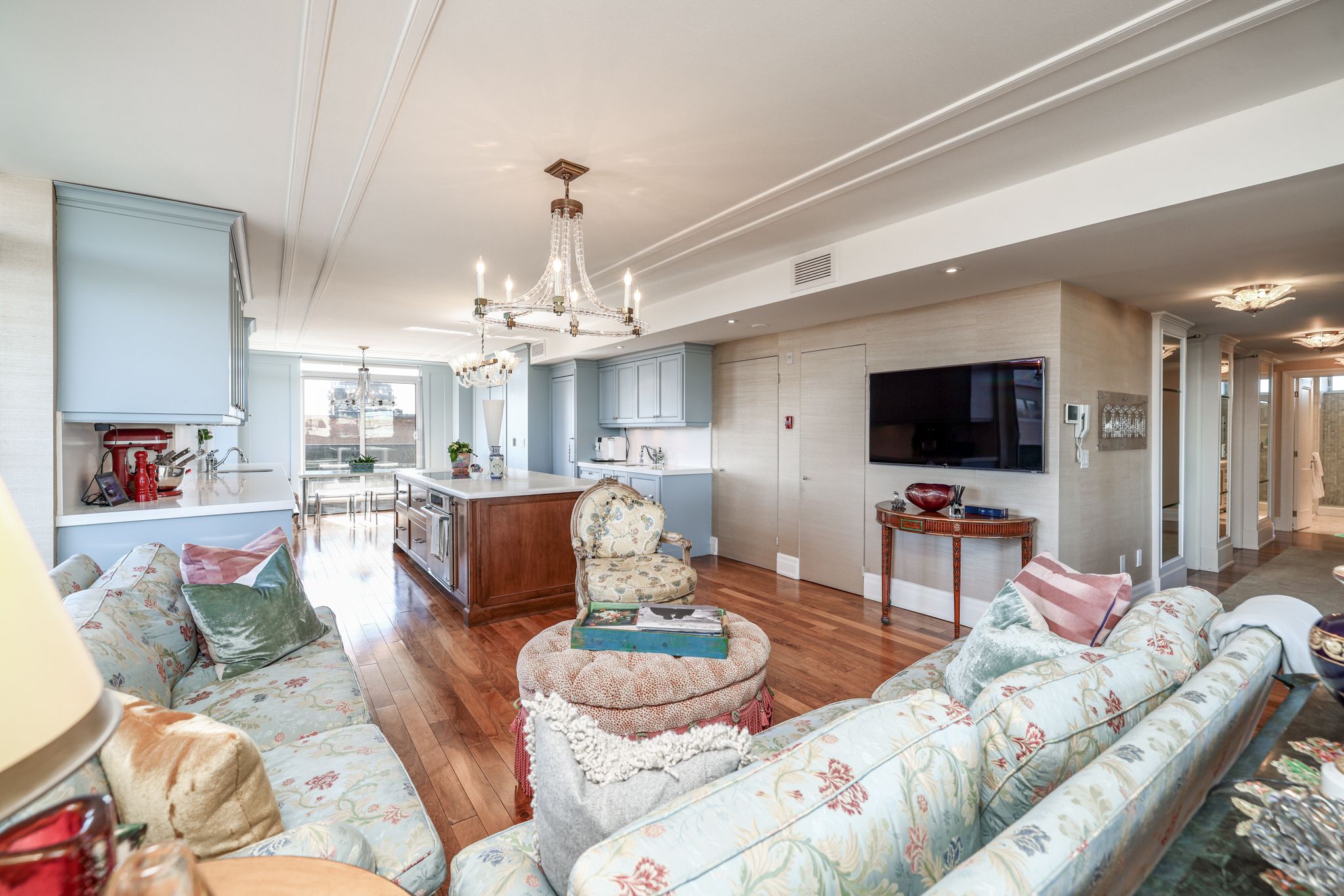 2600 Bathurst Street 801