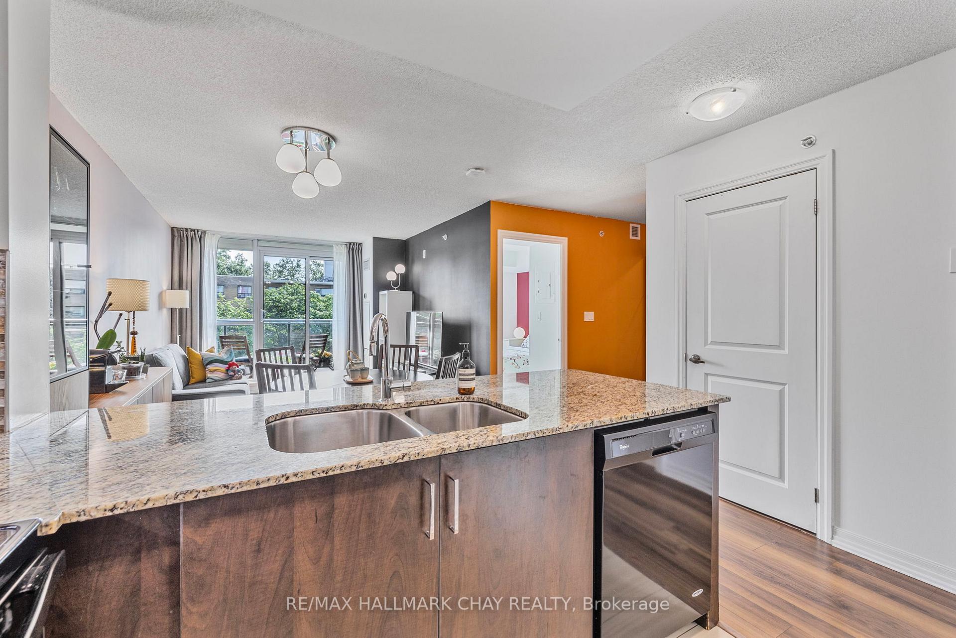 2 Bedrooms Condo at 80 Esther Lorrie, Toronto For sale