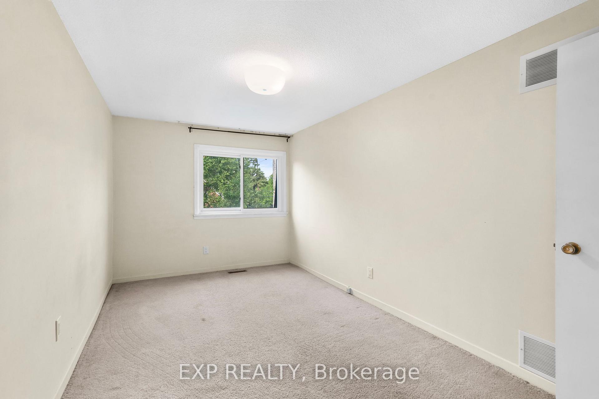 3 Bedrooms Condo at 108 Flaming Rose, Toronto For sale