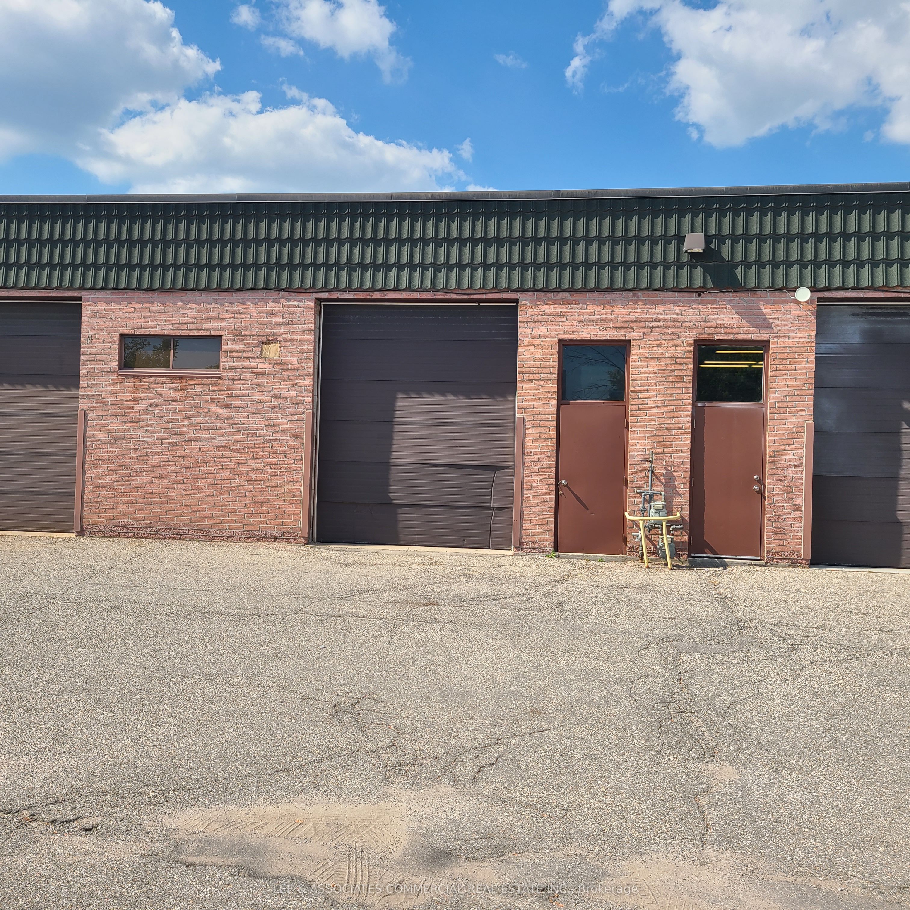 264 Bronte Street S