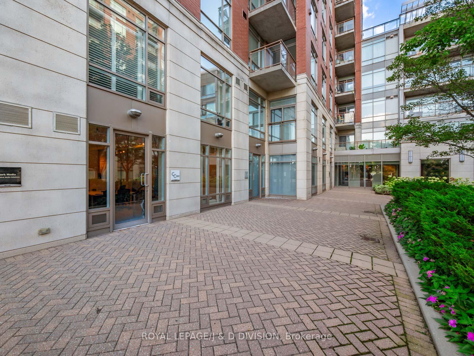 2 Bedrooms Condo at 500 Queens,  Toronto For sale