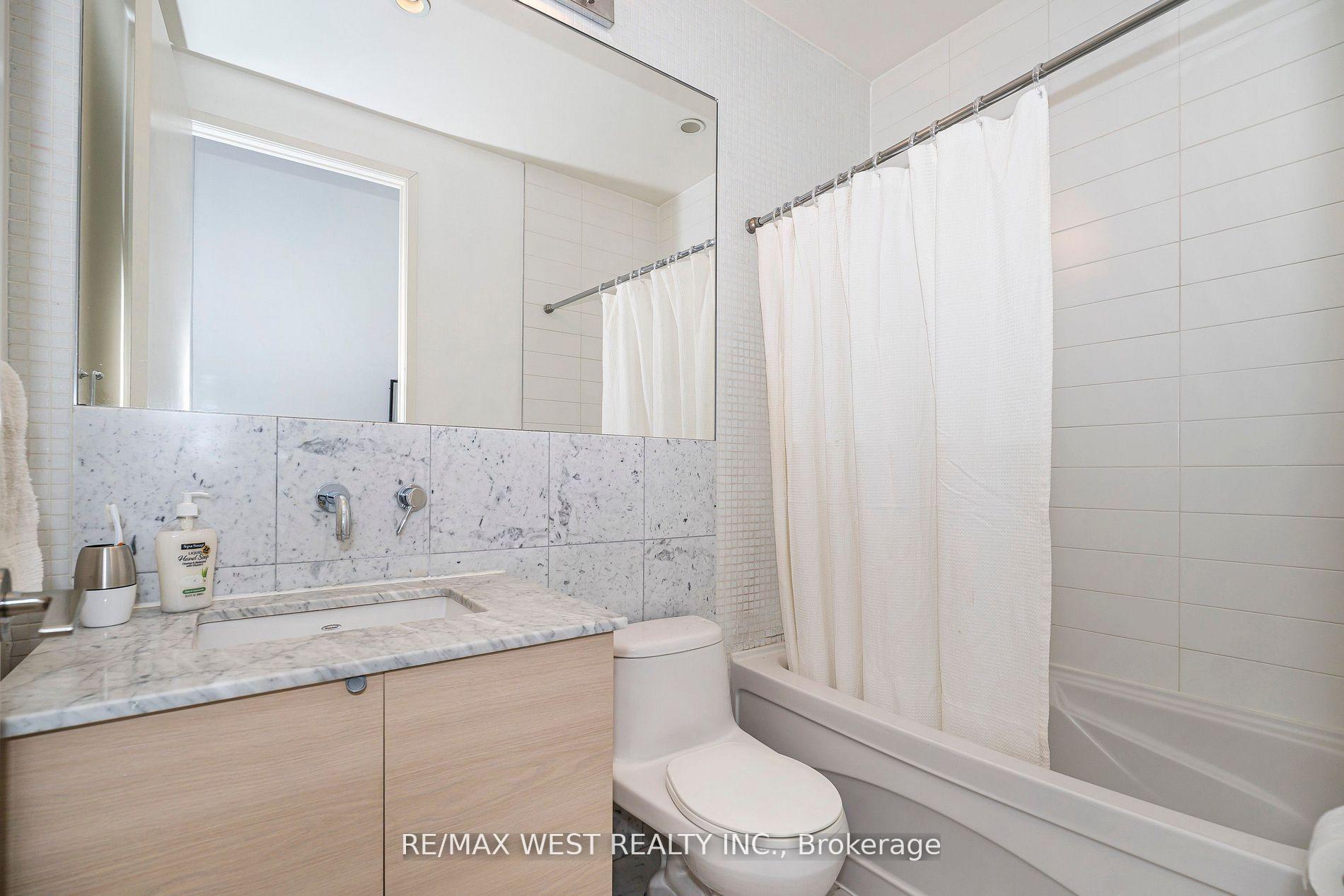 2 Bedrooms Condo at 380 Macpherson, Toronto For sale
