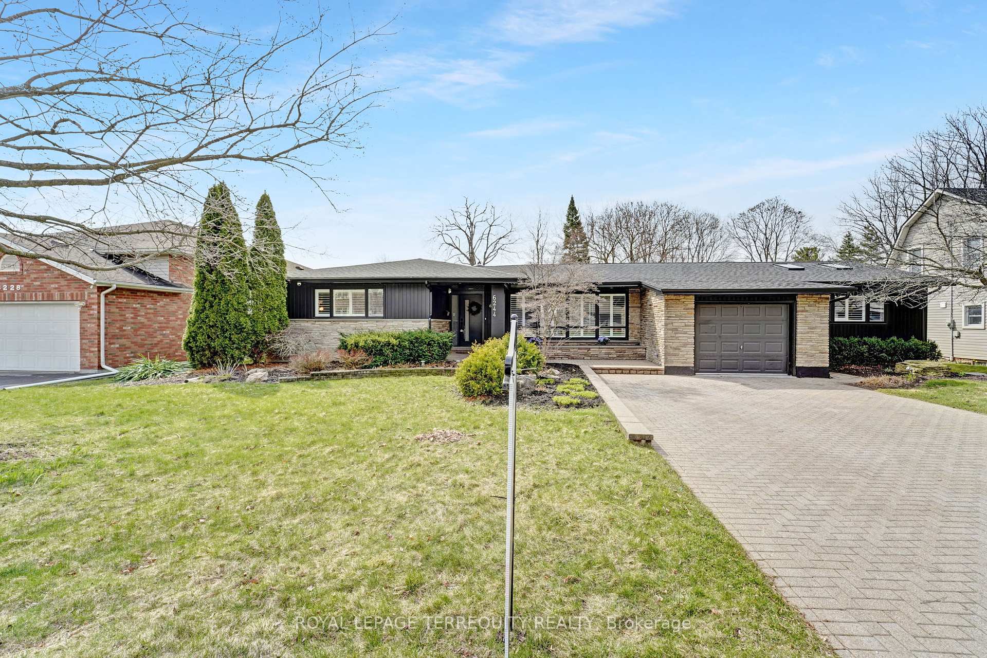 6244 Russell Street, Niagara Falls, ON L2J 1P1