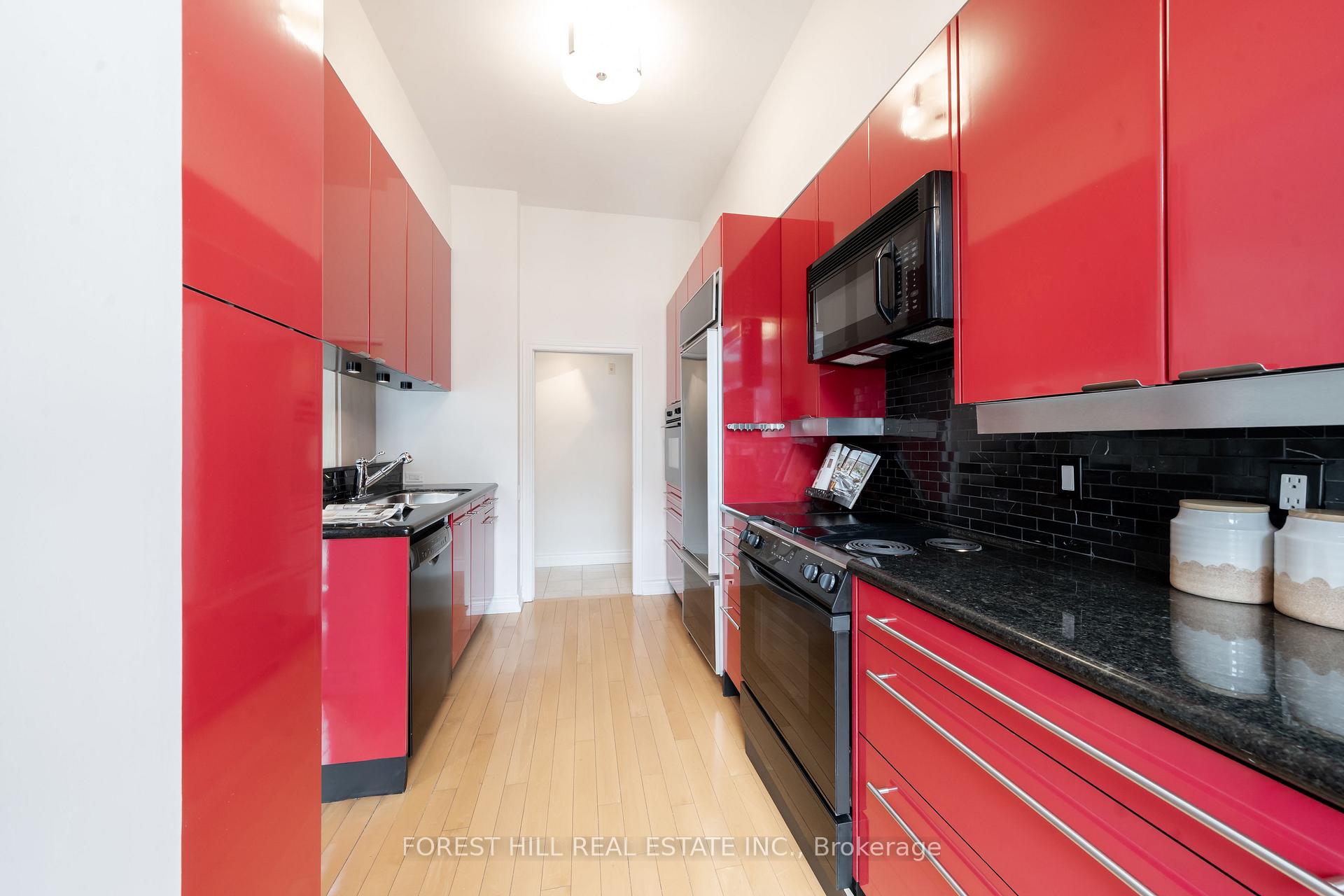 3 Bedrooms Condo at 1 Balmoral, Toronto For sale