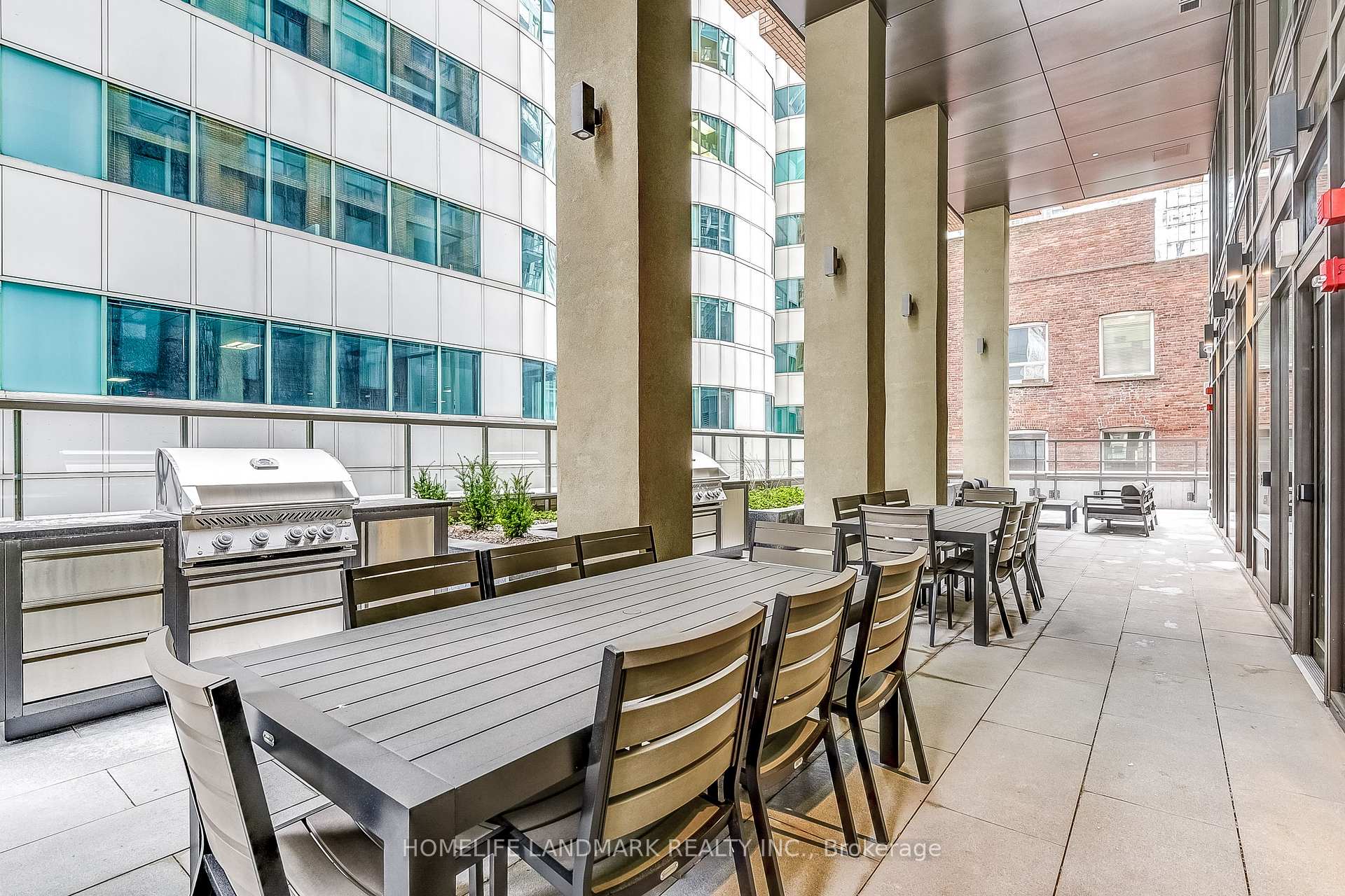 3 Bedrooms Condo at 28 Widmer 3429,  Toronto For sale