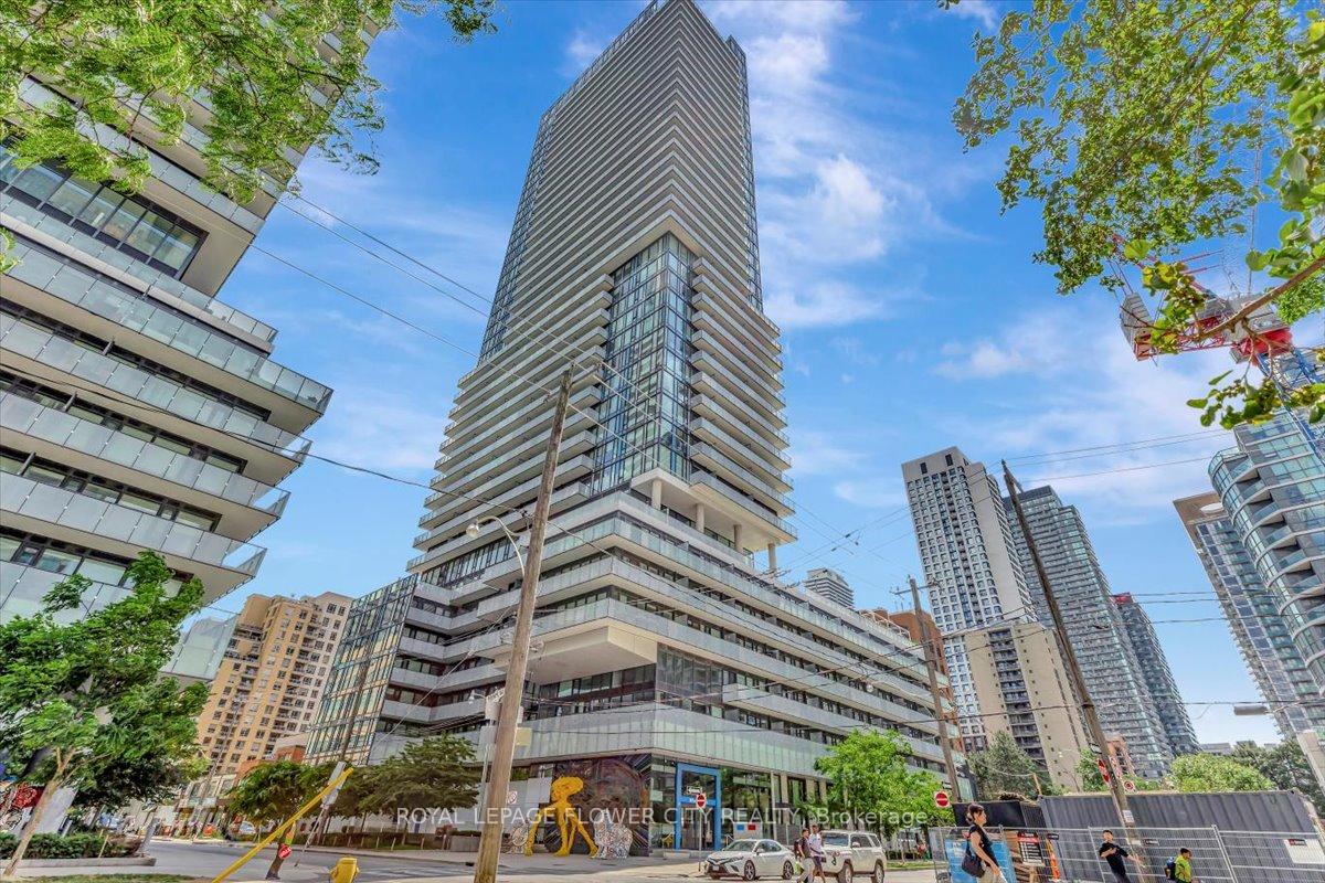 1 Bedroom Condo at 161 Roehampton, Toronto For sale