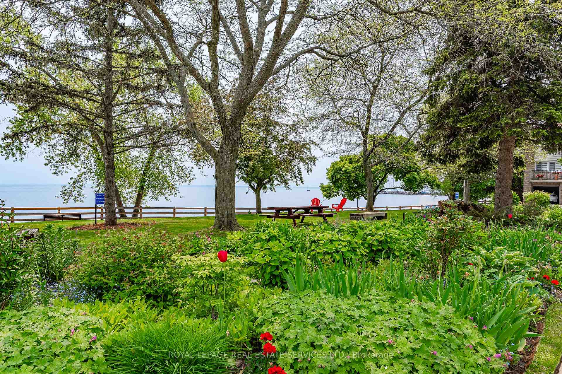3 Bedrooms Condo at 2098 Marine, Oakville For sale