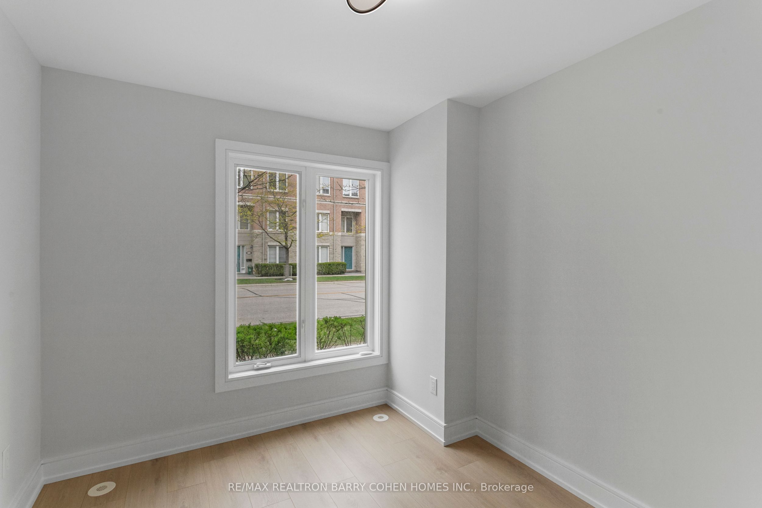 21 Galleria Parkway, #21